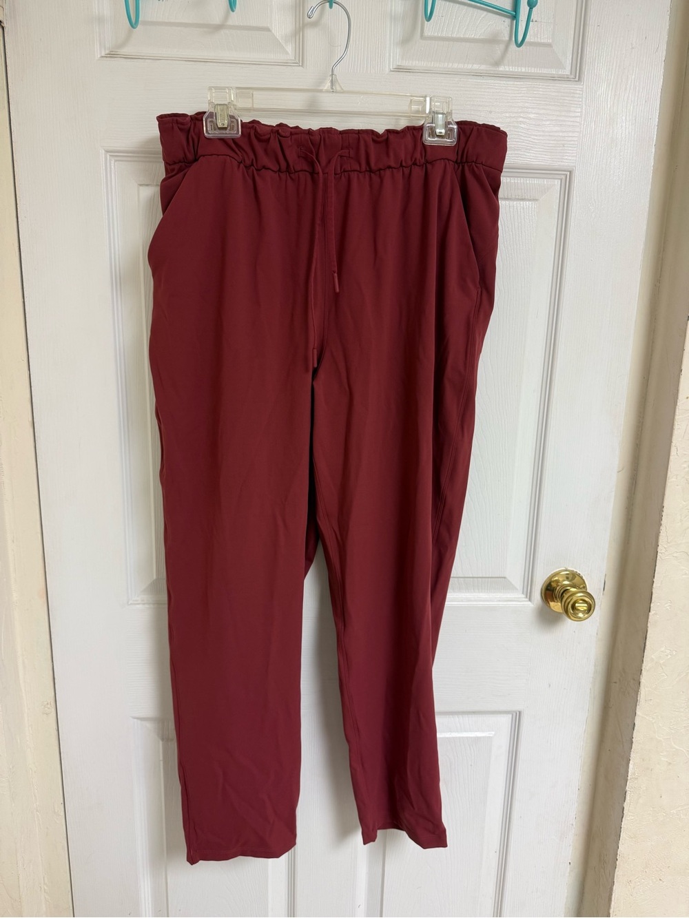 Lululemon Stretch High-Rise Jogger Luxtreme Burgundy Full Length 12